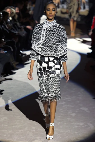 Look 25